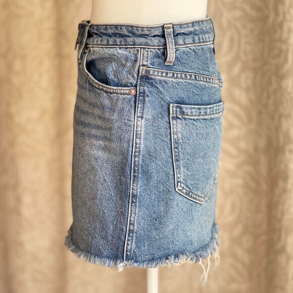 Free People We The Free Denim Mini Skirt Boho Grunge Zip Front Raw Hem Size 24 - Picture 6 of 8